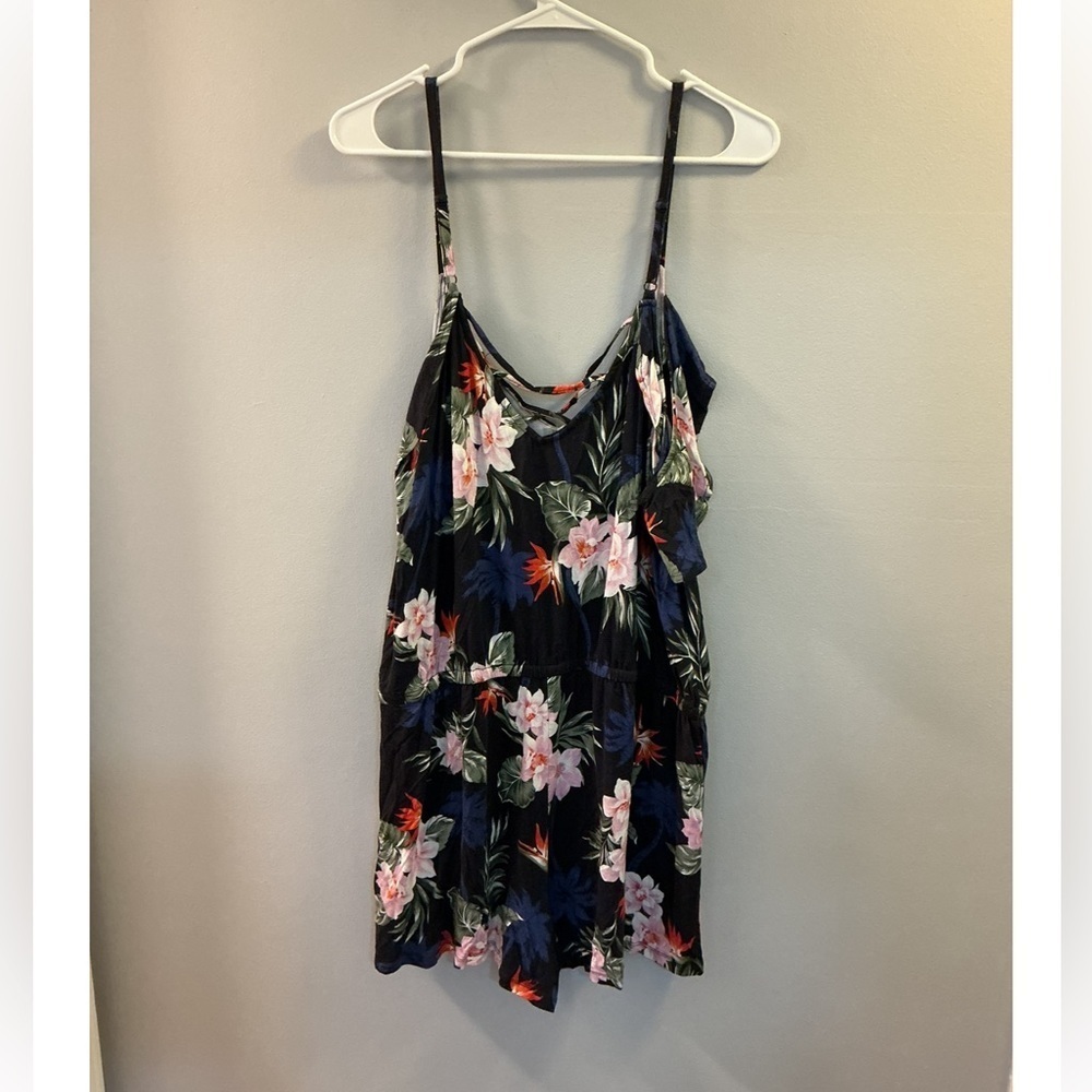 Aeropostale cold shoulder floral romper Woman’s size XL NWT